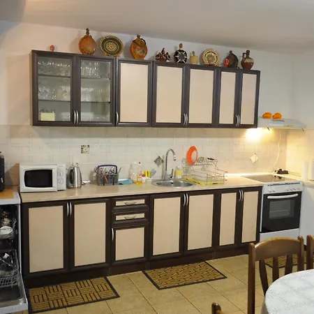 сияйна зора *