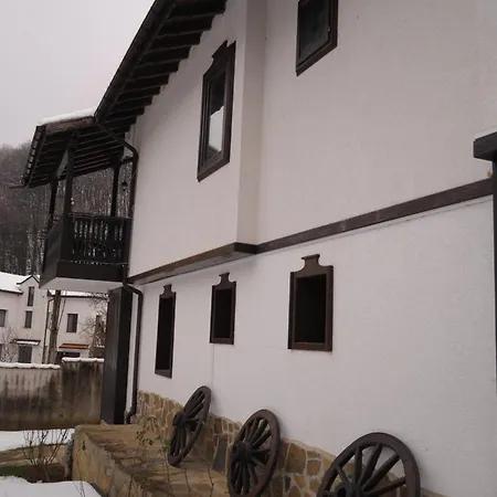 펜션 сияйна зора *