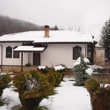 сияйна зора 펜션 *