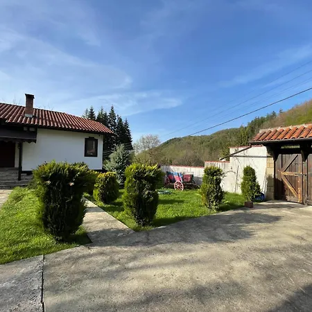 сияйна зора 펜션 *