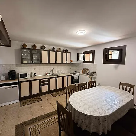 сияйна зора 펜션 *