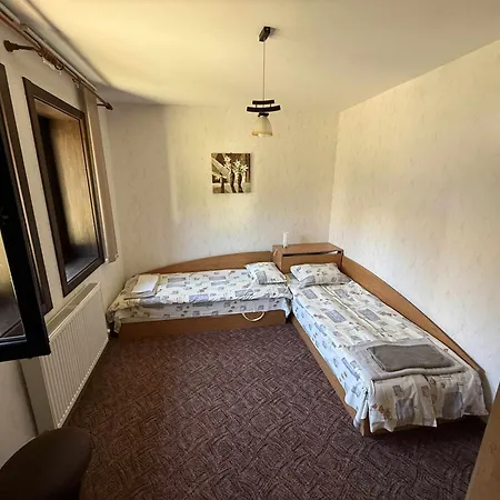 Сasa de vacaciones сияйна зора Plachkovtsi