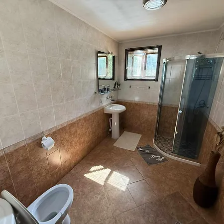 сияйна зора 펜션 *