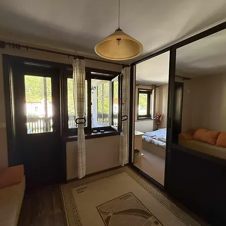 펜션 сияйна зора